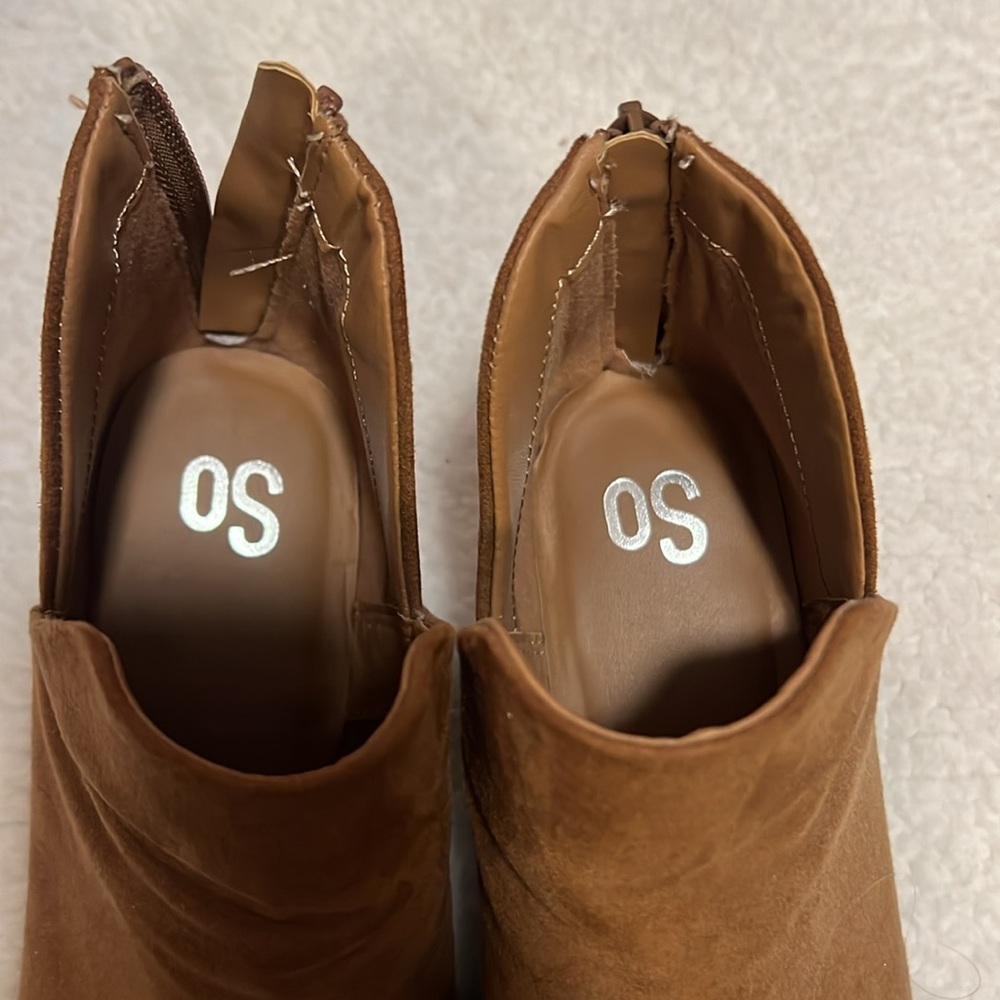 Women’s booties - Picture 2 of 2